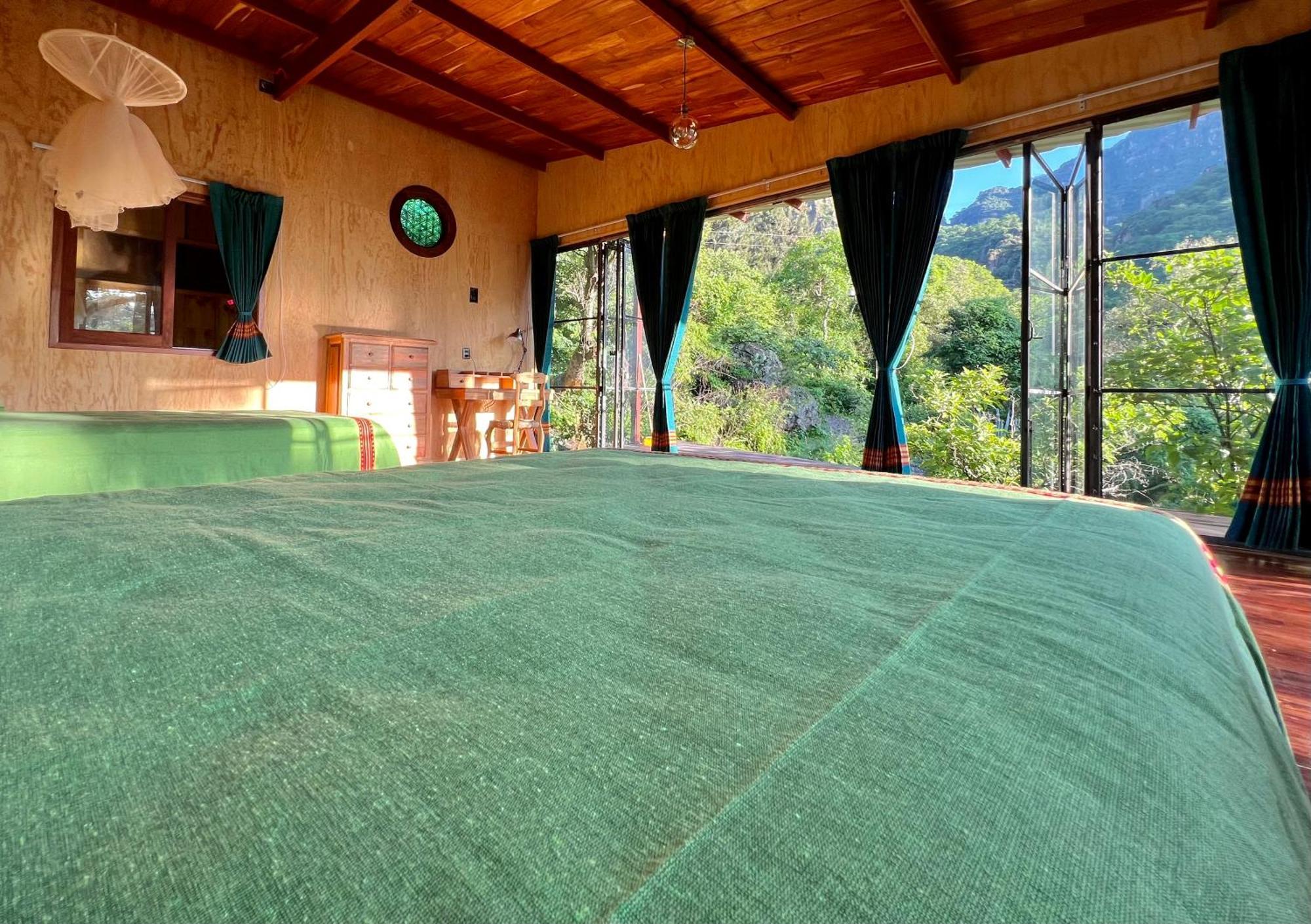Santuario Ave Fenix-cabanas Country house *