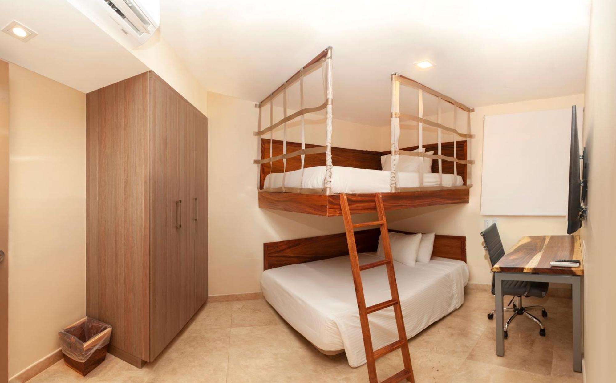 Hotel Marinaterra &