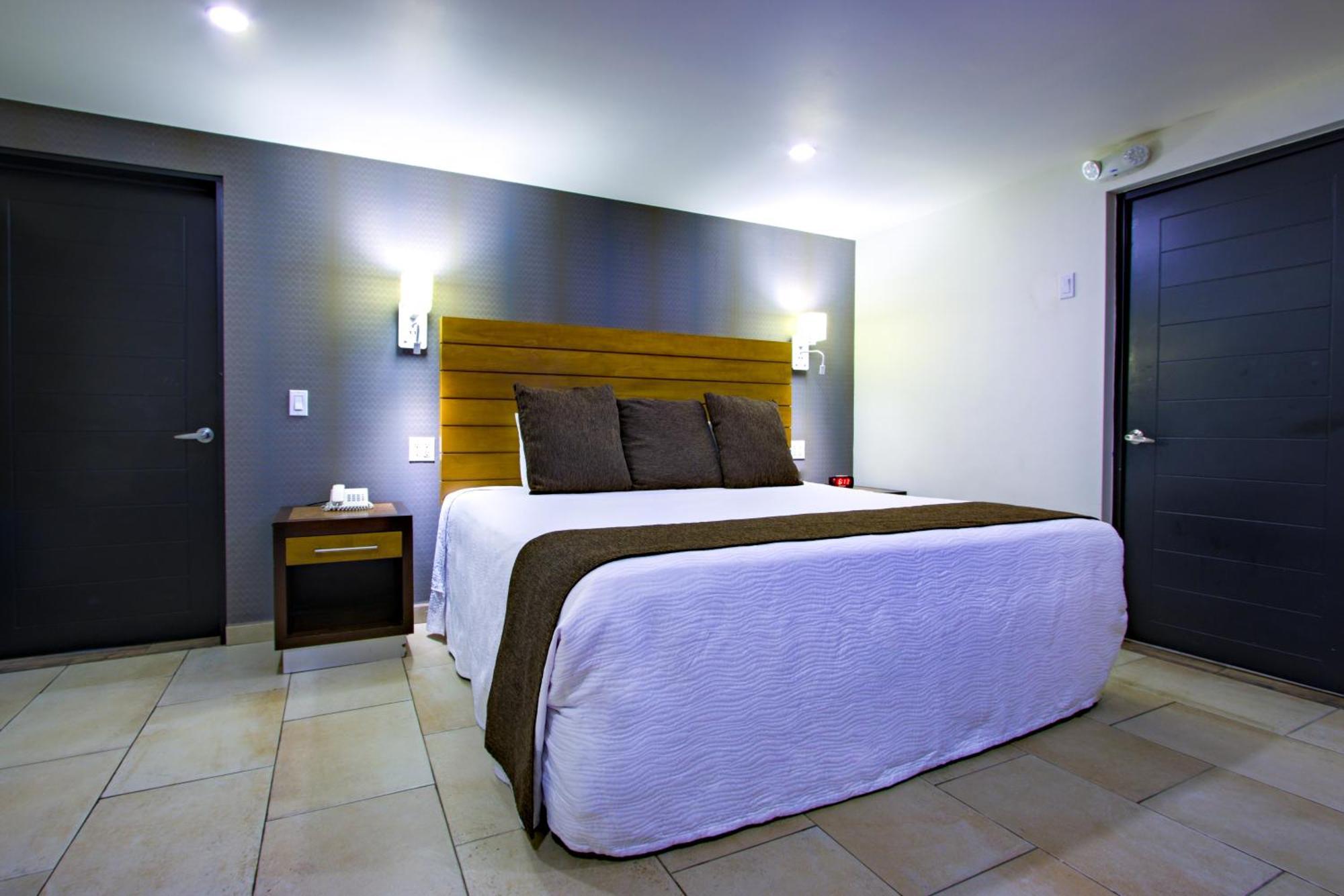 Hotel La Pinta Ensenada