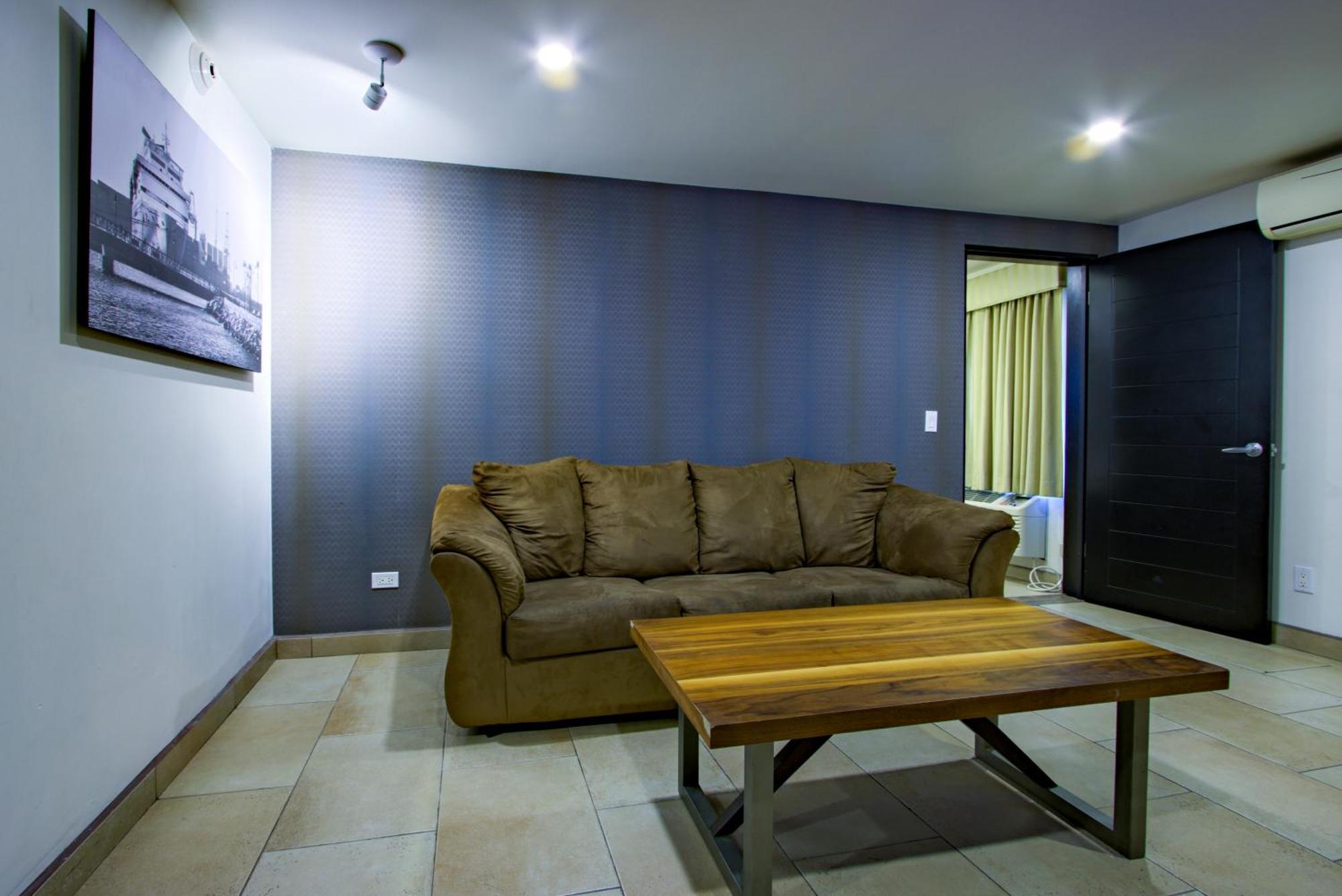 Hotel La Pinta 3*