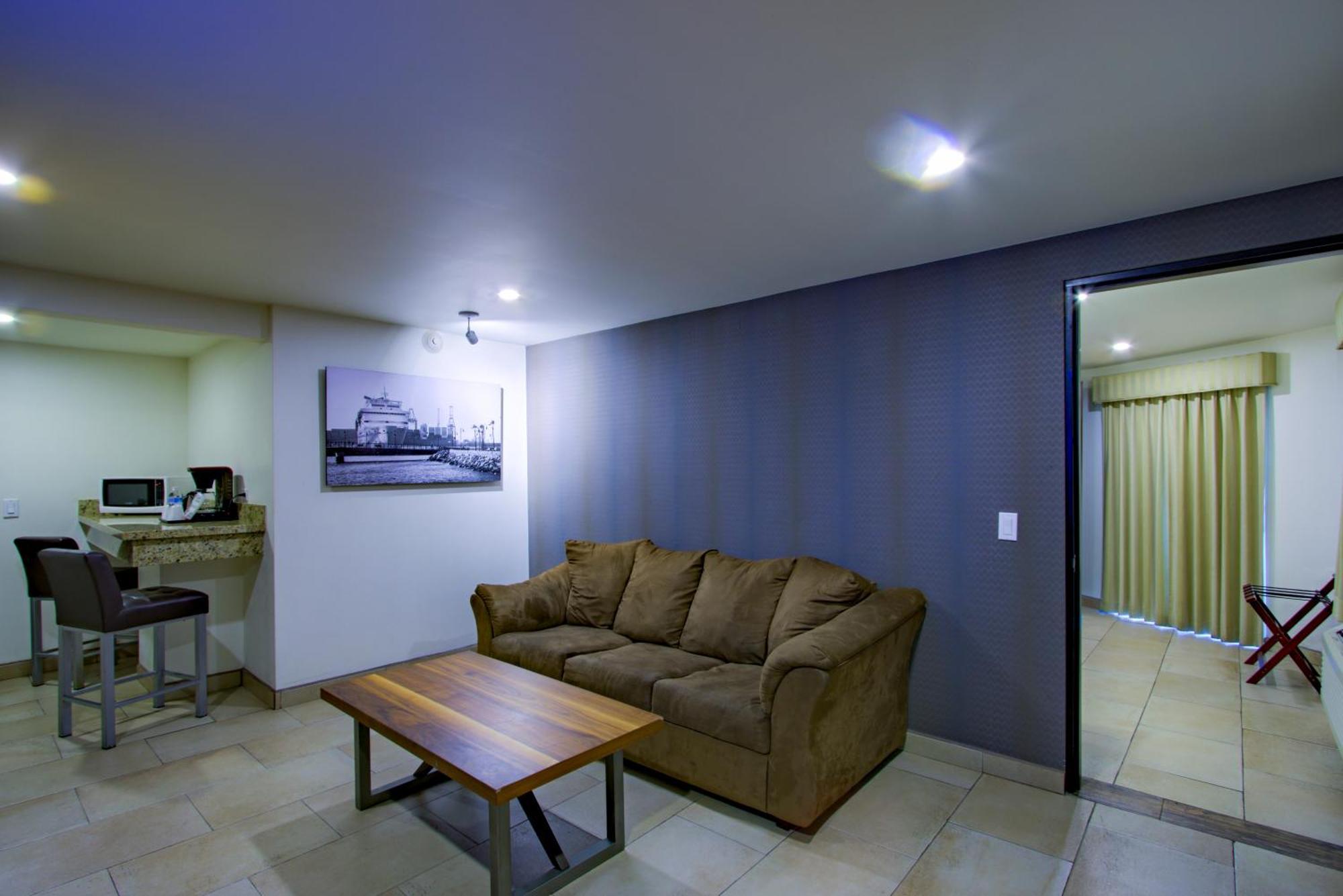 Hotel La Pinta 3*