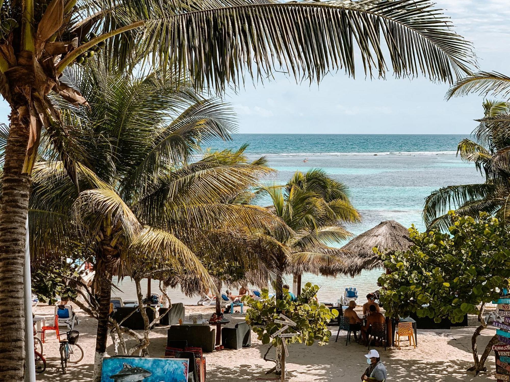 El Fuerte Beach Apartments