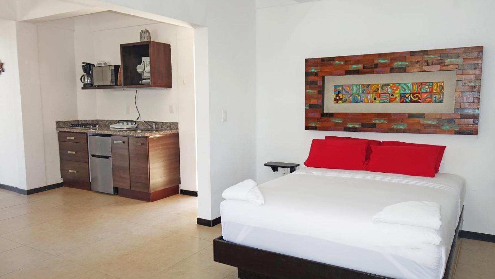 Hotel El Fuerte Beach Apartments 3*