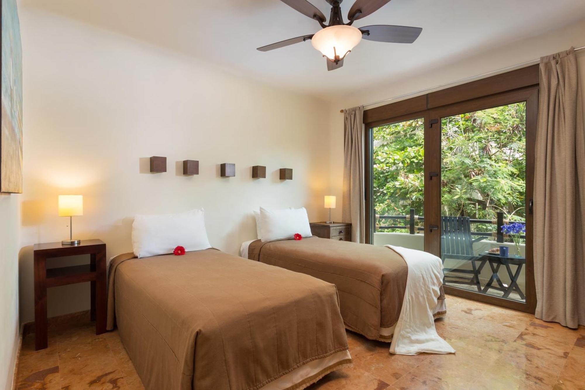 El Taj Oceanfront And Beachside