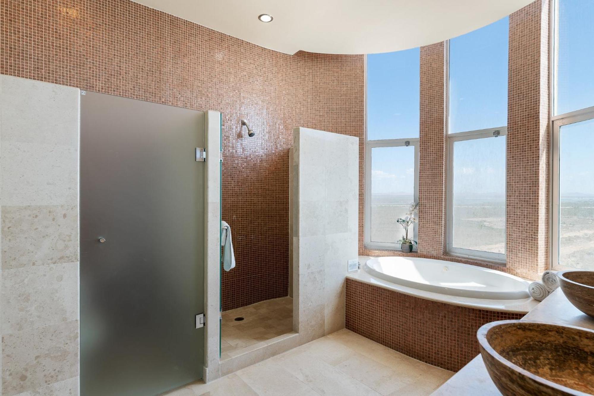 Encanto Living & Luna Blanca Apartment