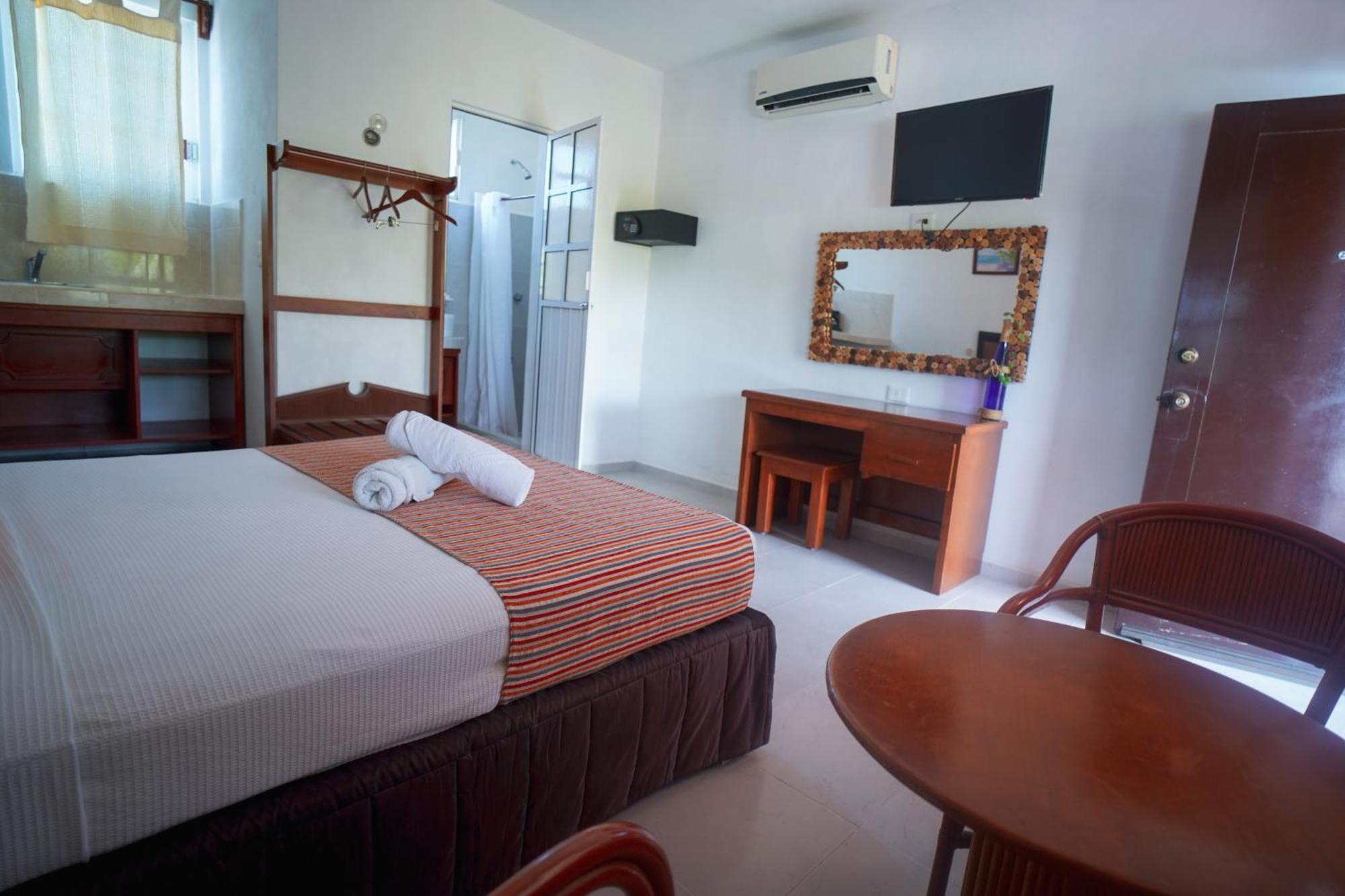 Golden Paradise Town Hotel