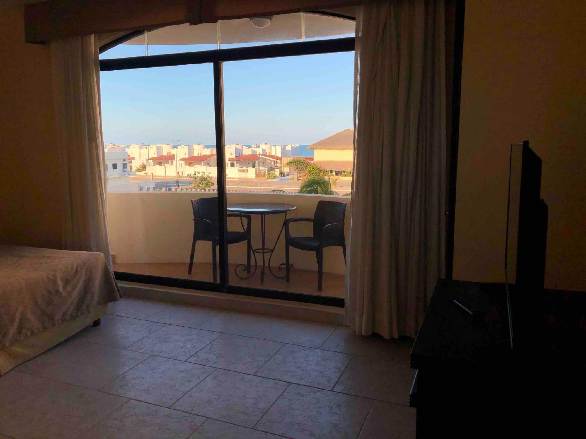 Hotel Arenas Del Mar