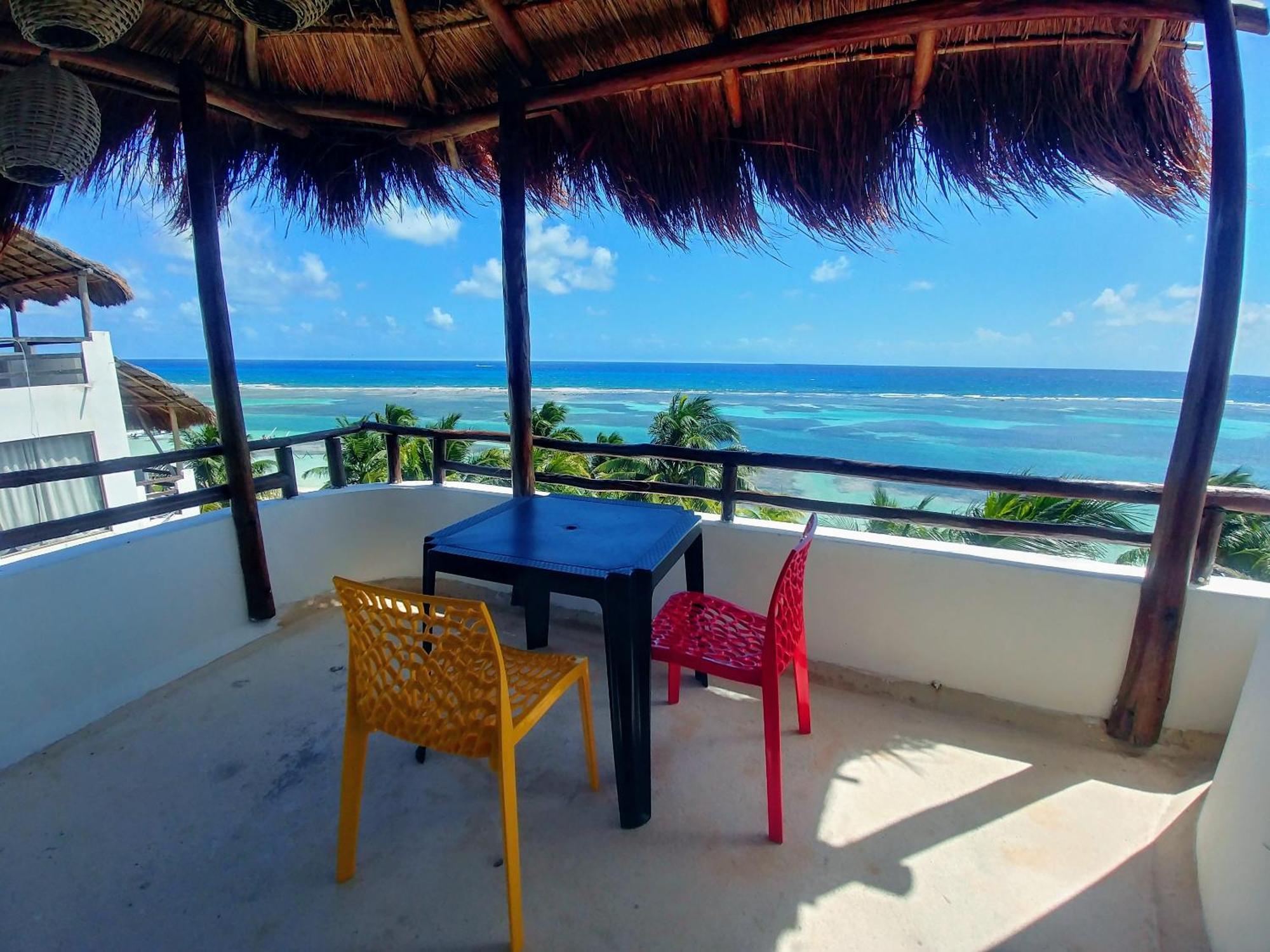 El Fuerte Beach Apartments