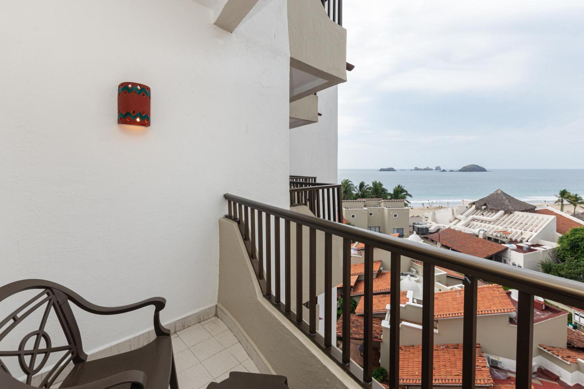 Tesoro Ixtapa Resort
