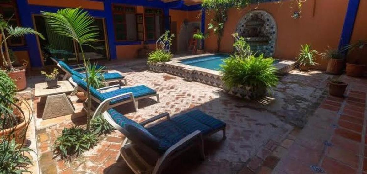 Flores Hotel