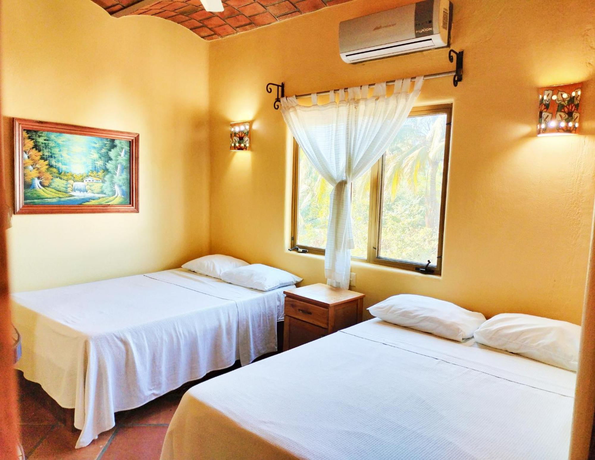 Flores Hotel
