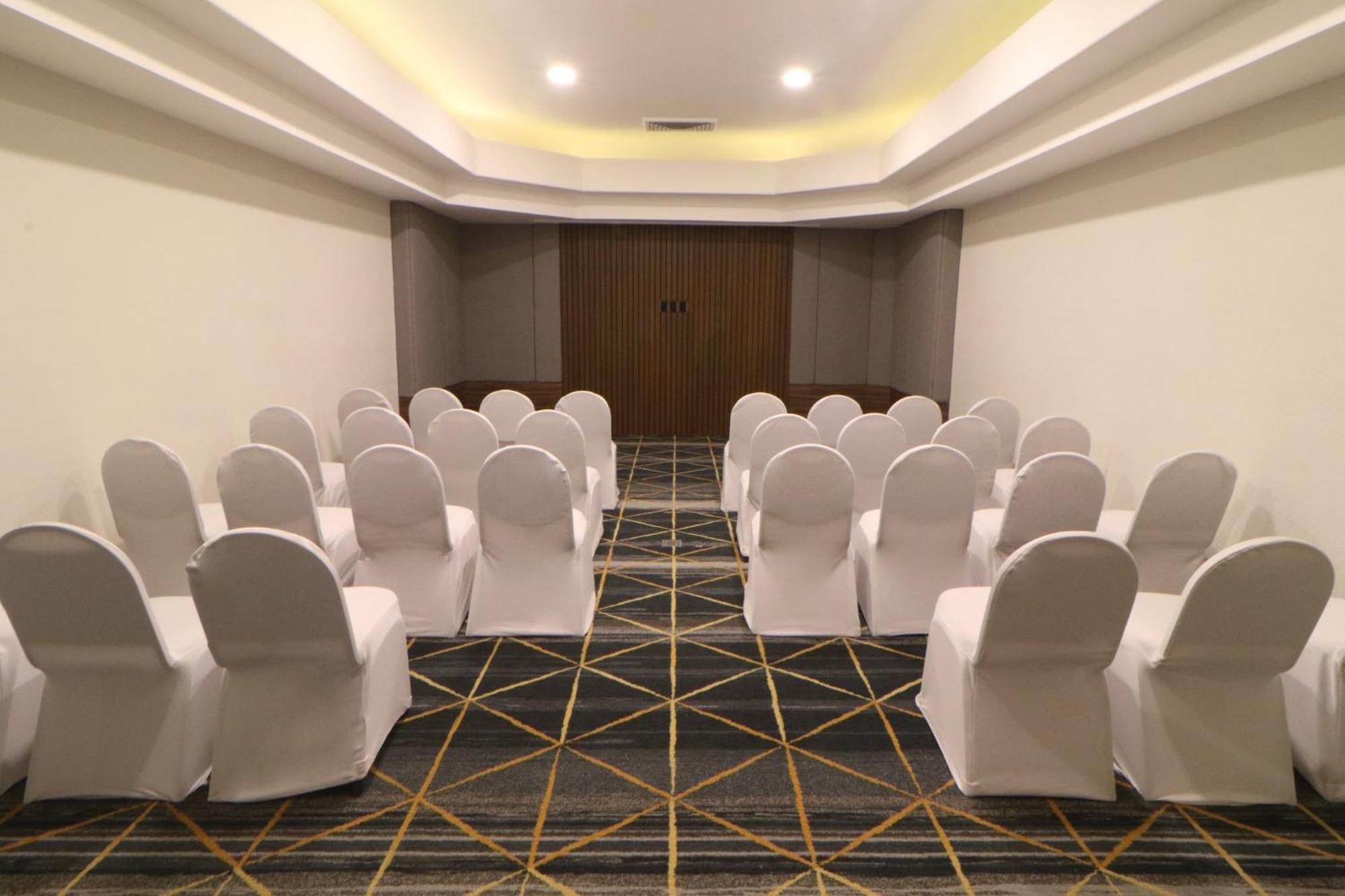 Zona Rio By Ihg Hotel 4*