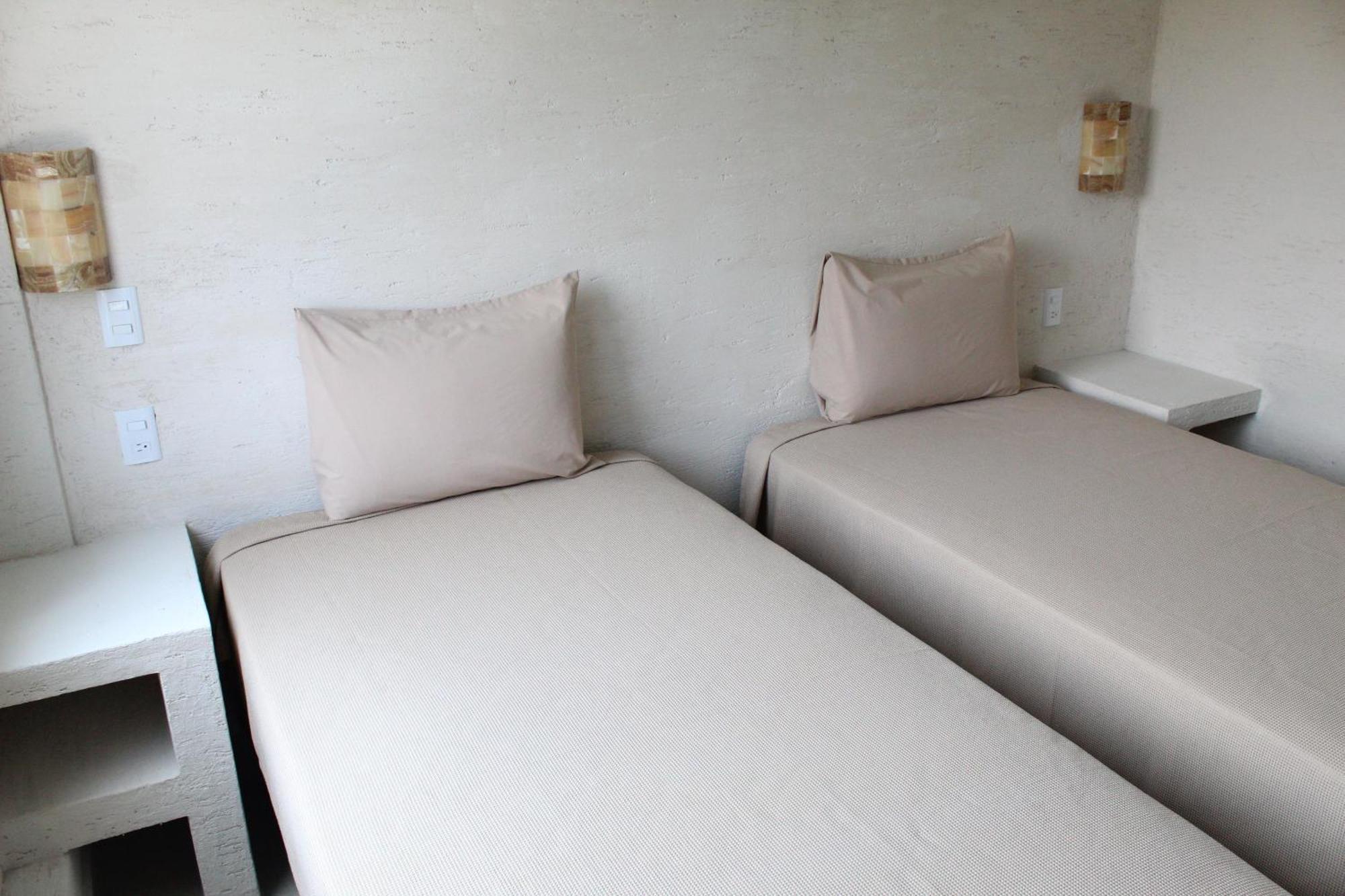 Coral Cuernavaca & 4*