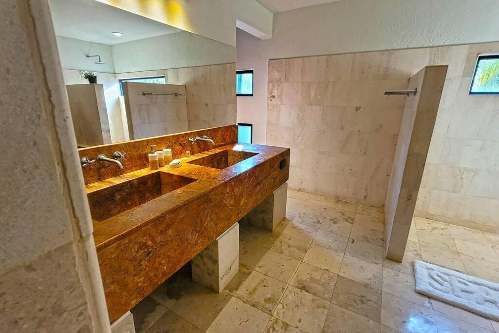 Casa Olivacea - Beachfront Villa