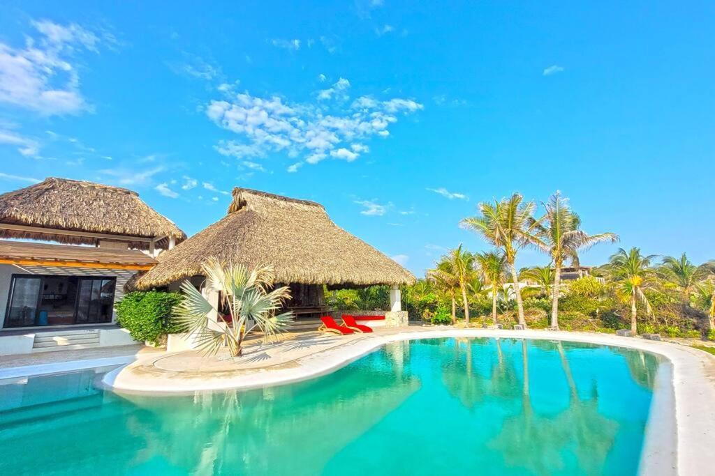 Casa Olivacea - Beachfront Villa *