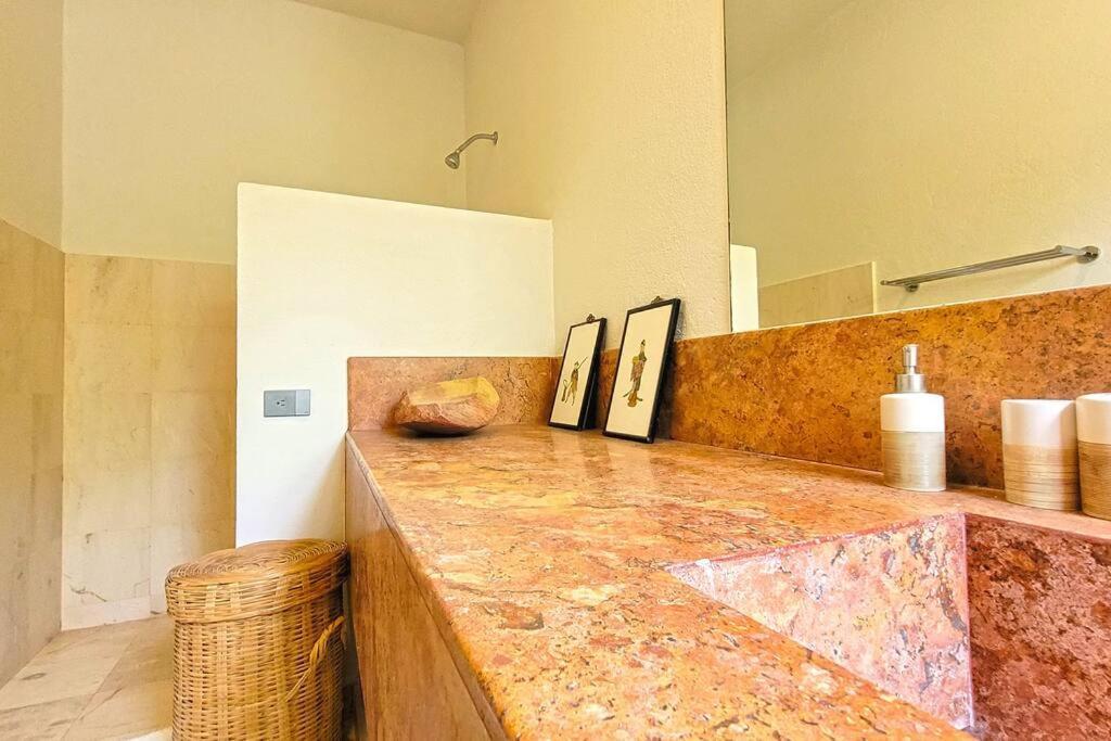 Casa Olivacea - Beachfront *