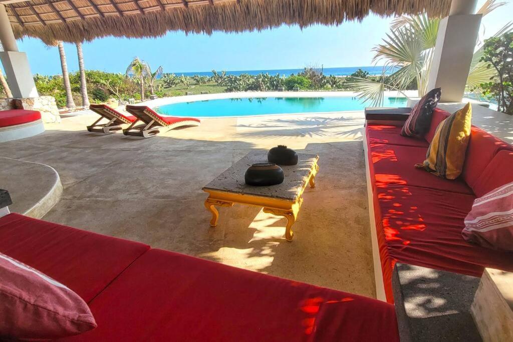 Villa Casa Olivacea - Beachfront Paso Hondo