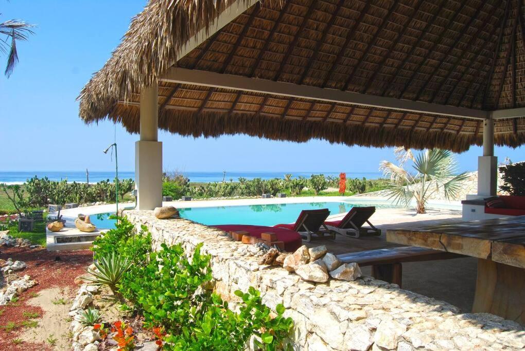 Casa Olivacea - Beachfront Villa