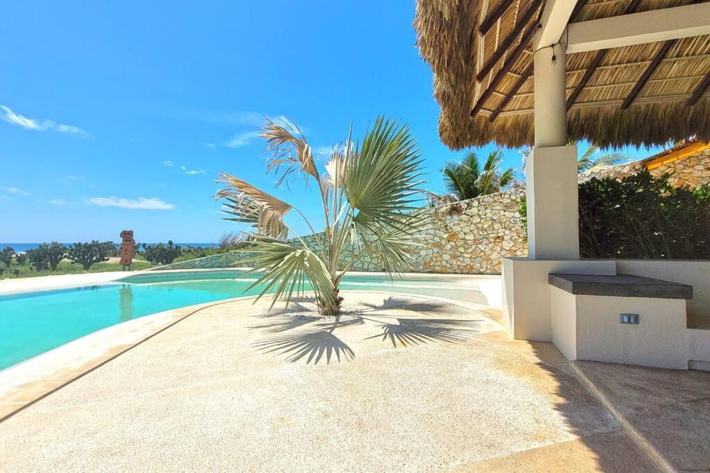Casa Olivacea - Beachfront Paso Hondo