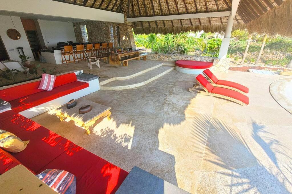 Casa Olivacea - Beachfront Villa