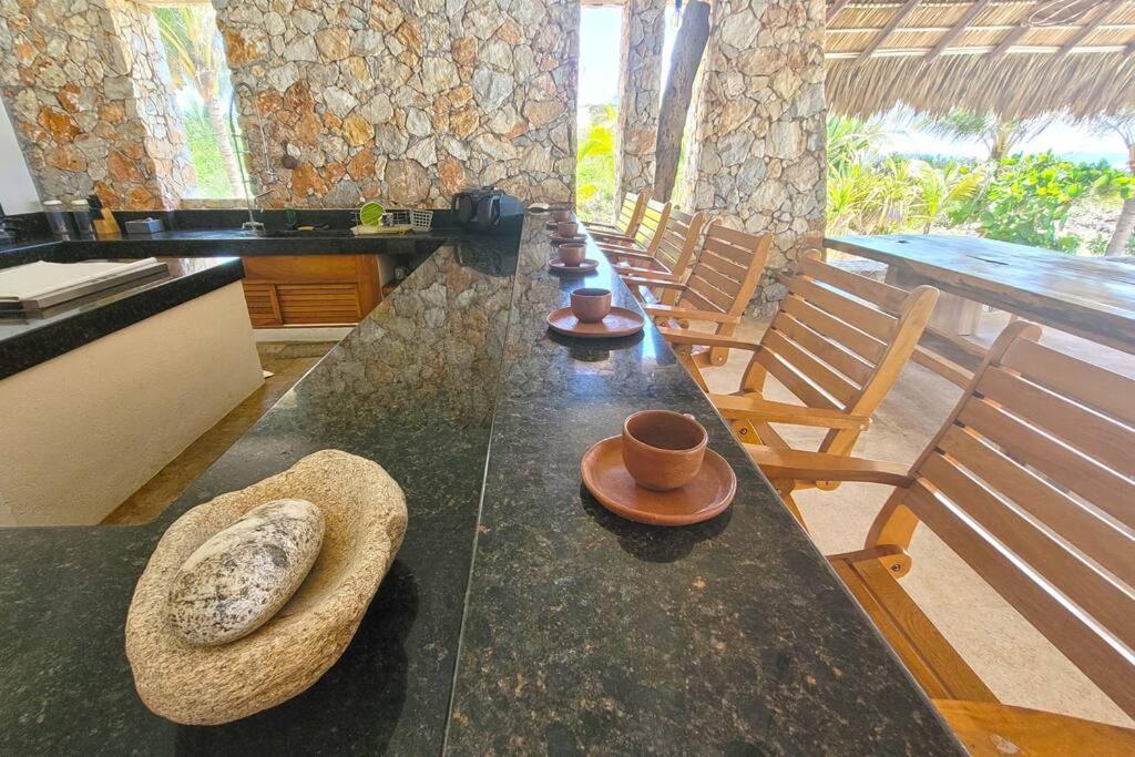 Casa Olivacea - Beachfront Villa