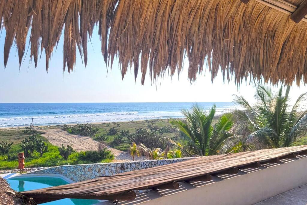 Casa Olivacea - Beachfront Villa Paso Hondo