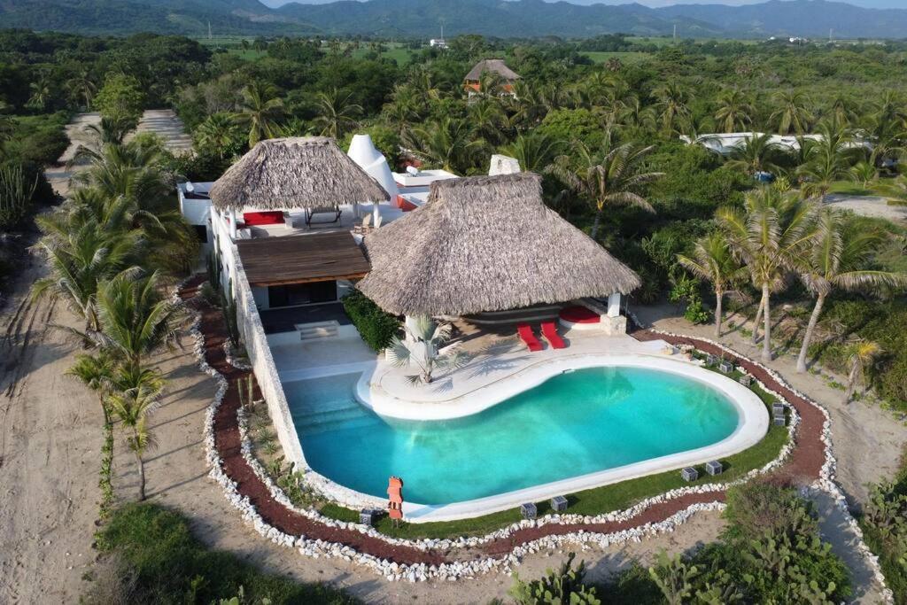 Casa Olivacea - Beachfront