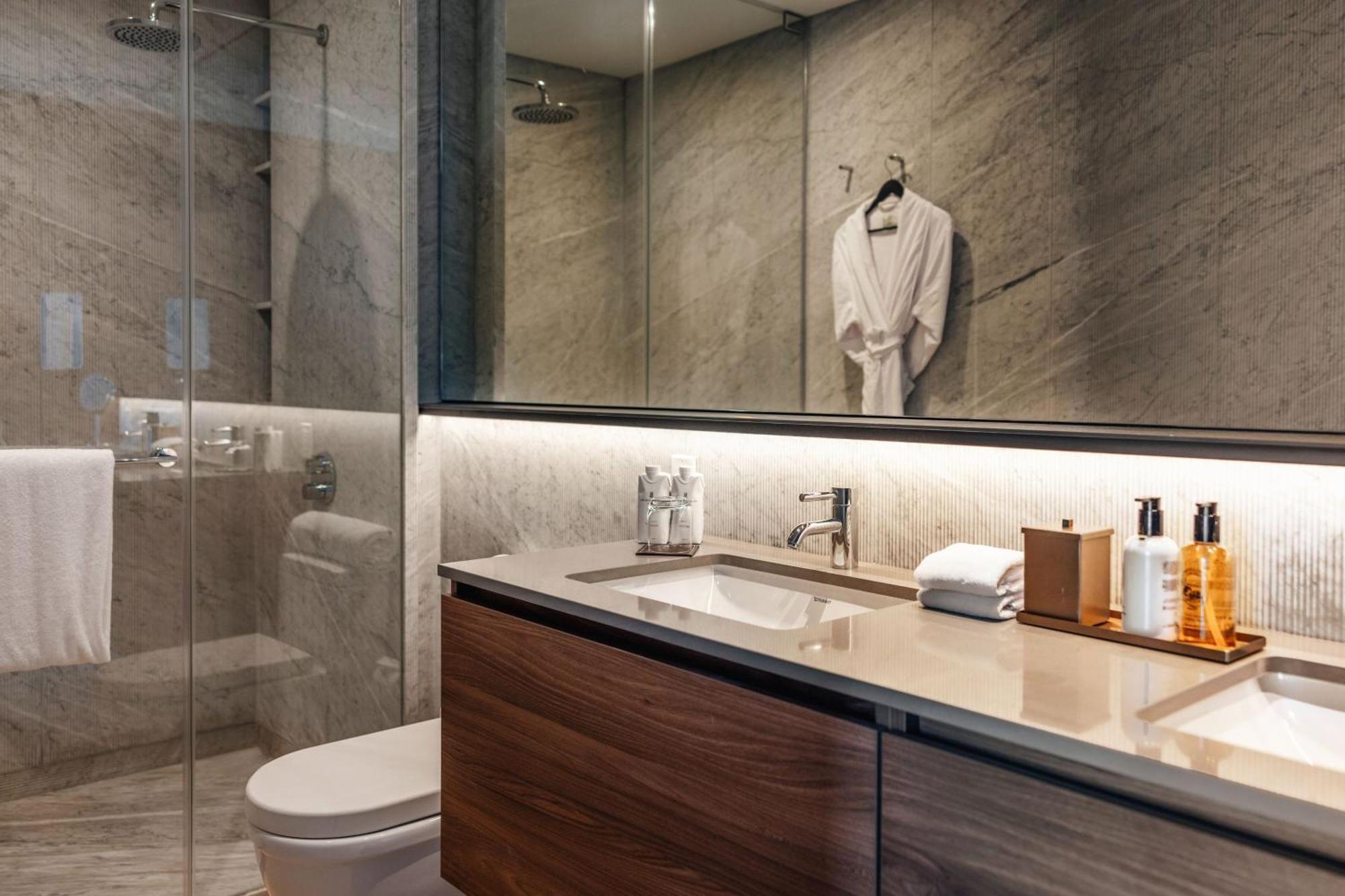 The Ritz-carlton Residences