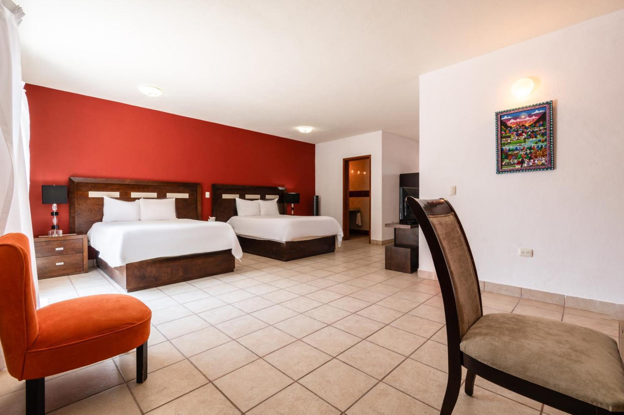 & Club Hotel