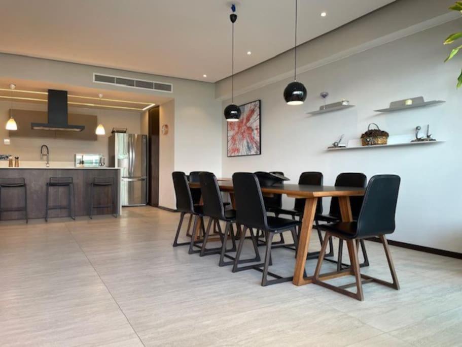 Apartment Fantastic Designer Apartment, Beachfront! *