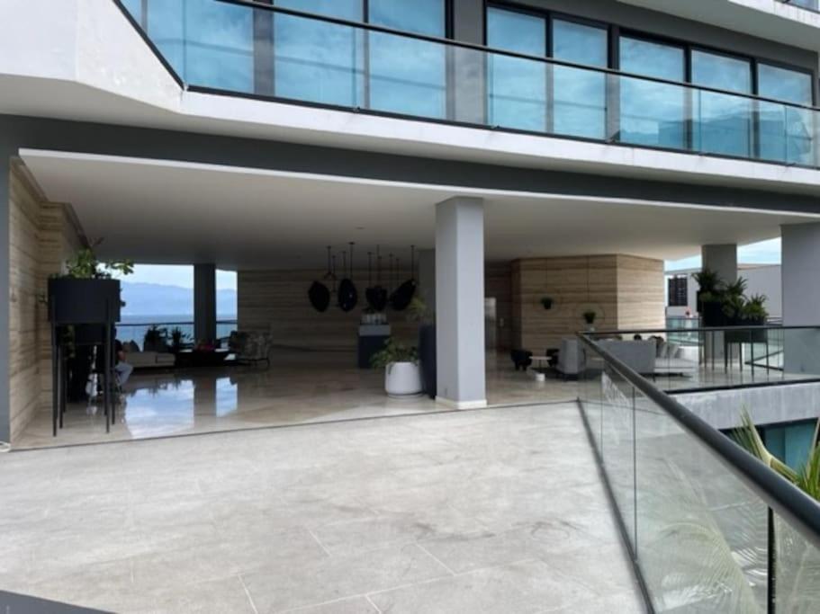 Apartment Fantastic Designer Apartment, Beachfront!