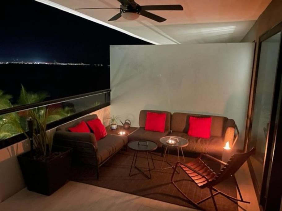 Fantastic Designer Apartment, Beachfront! Bucerias