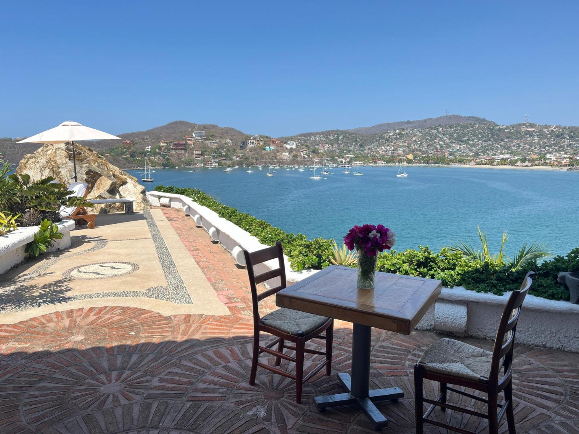 De La Roca Bed & Breakfast Zihuatanejo