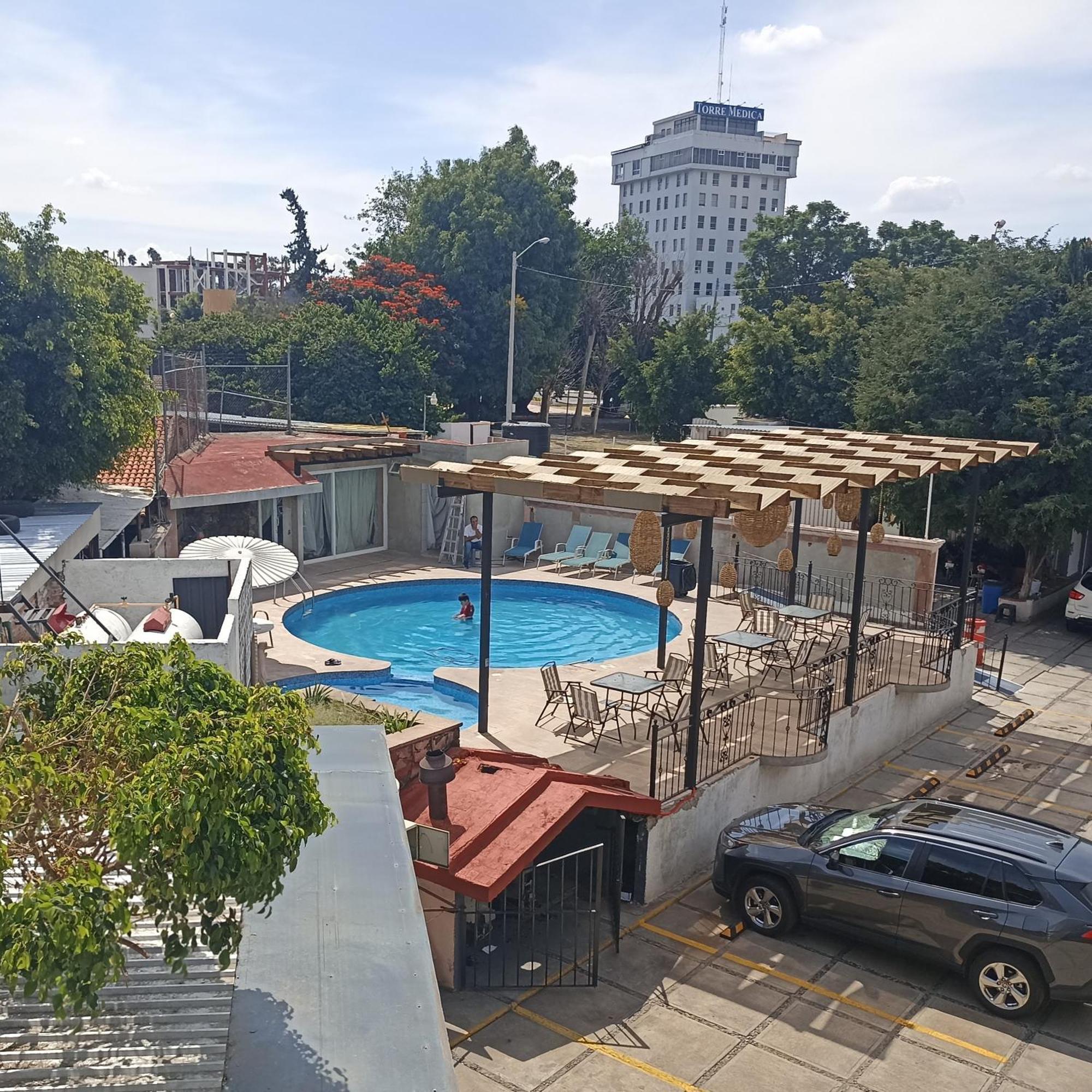 Flamingo 4*