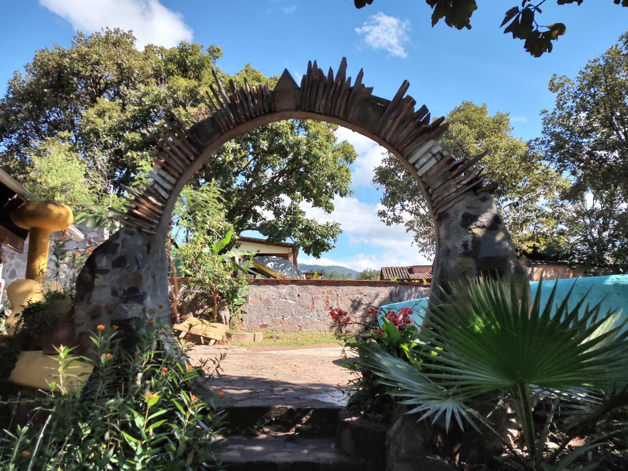 El Encinal De Flores Lodge *
