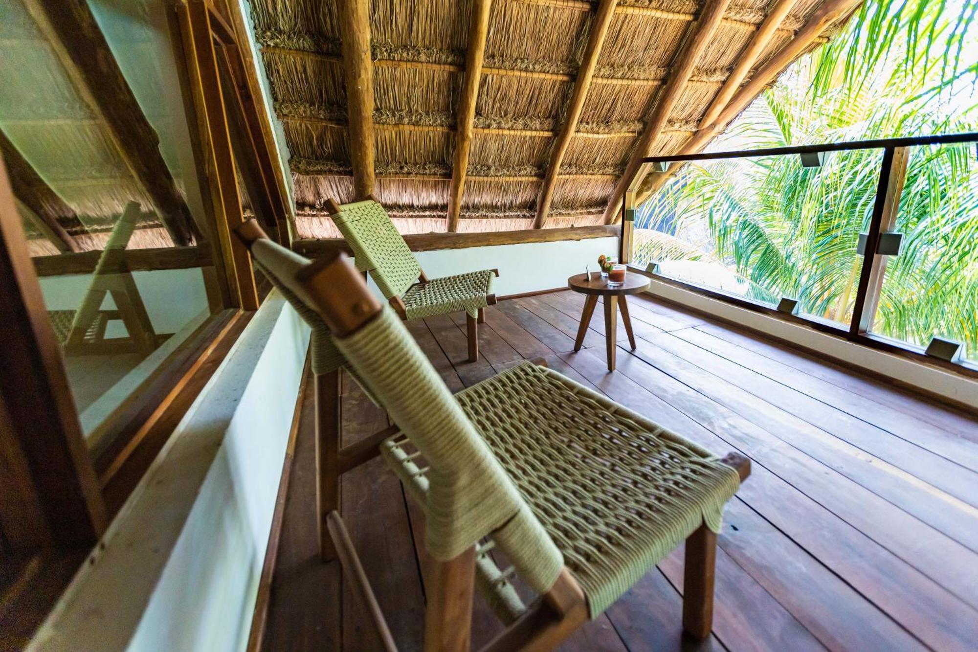 Caracol Hotel