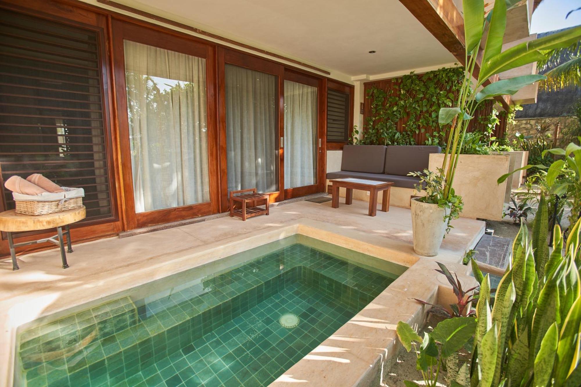 Caracol Hotel