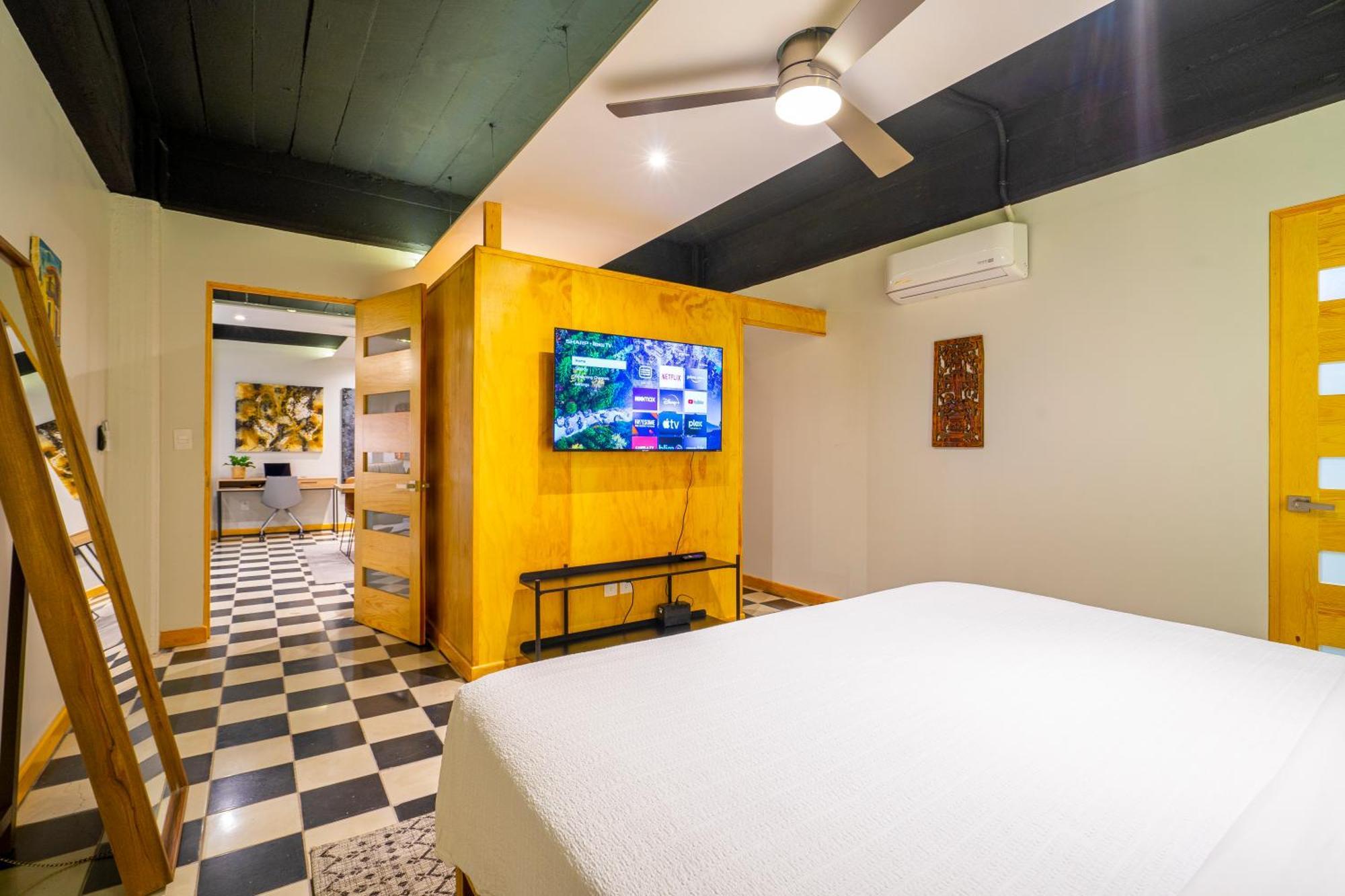 Joint Boutique Zona Romantica 3*