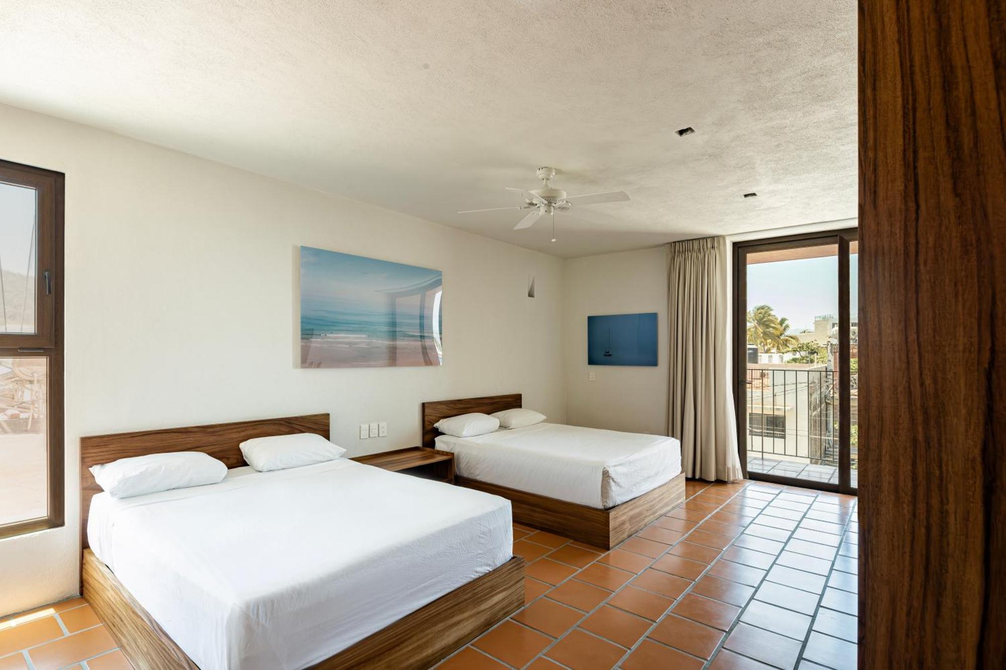 Aurelia Hotel *