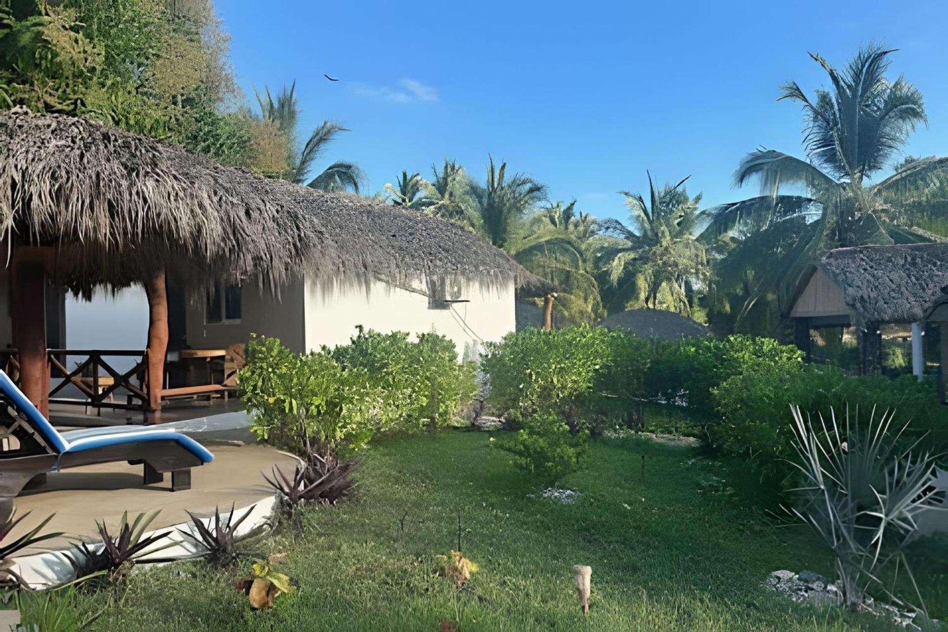 Resort Casa Palmas Playa La Saladita Zihuatanejo