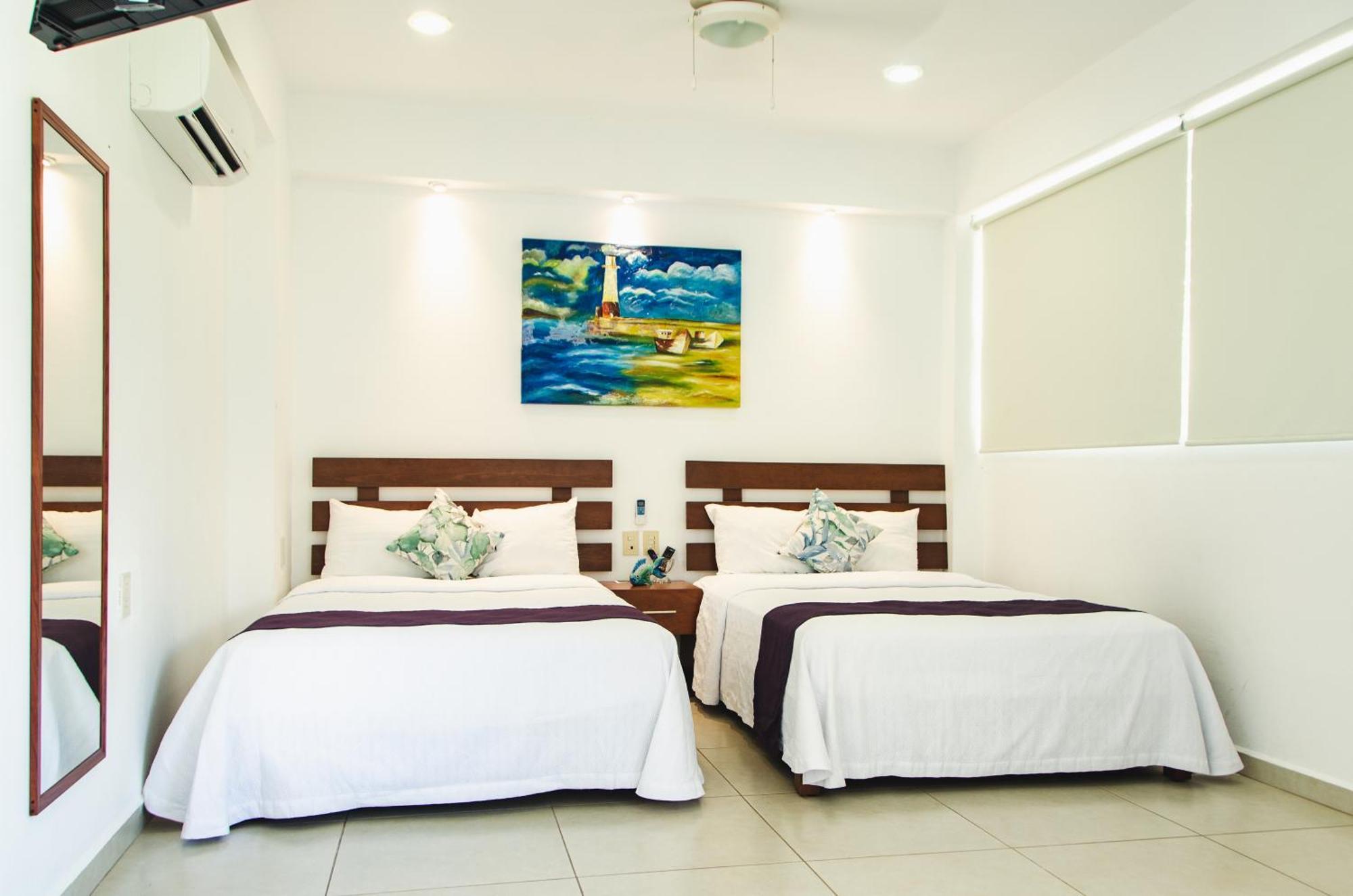 La Playa Suites