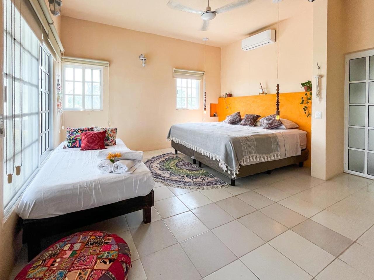 La Casa Del Sol, Beachfront Holiday home *