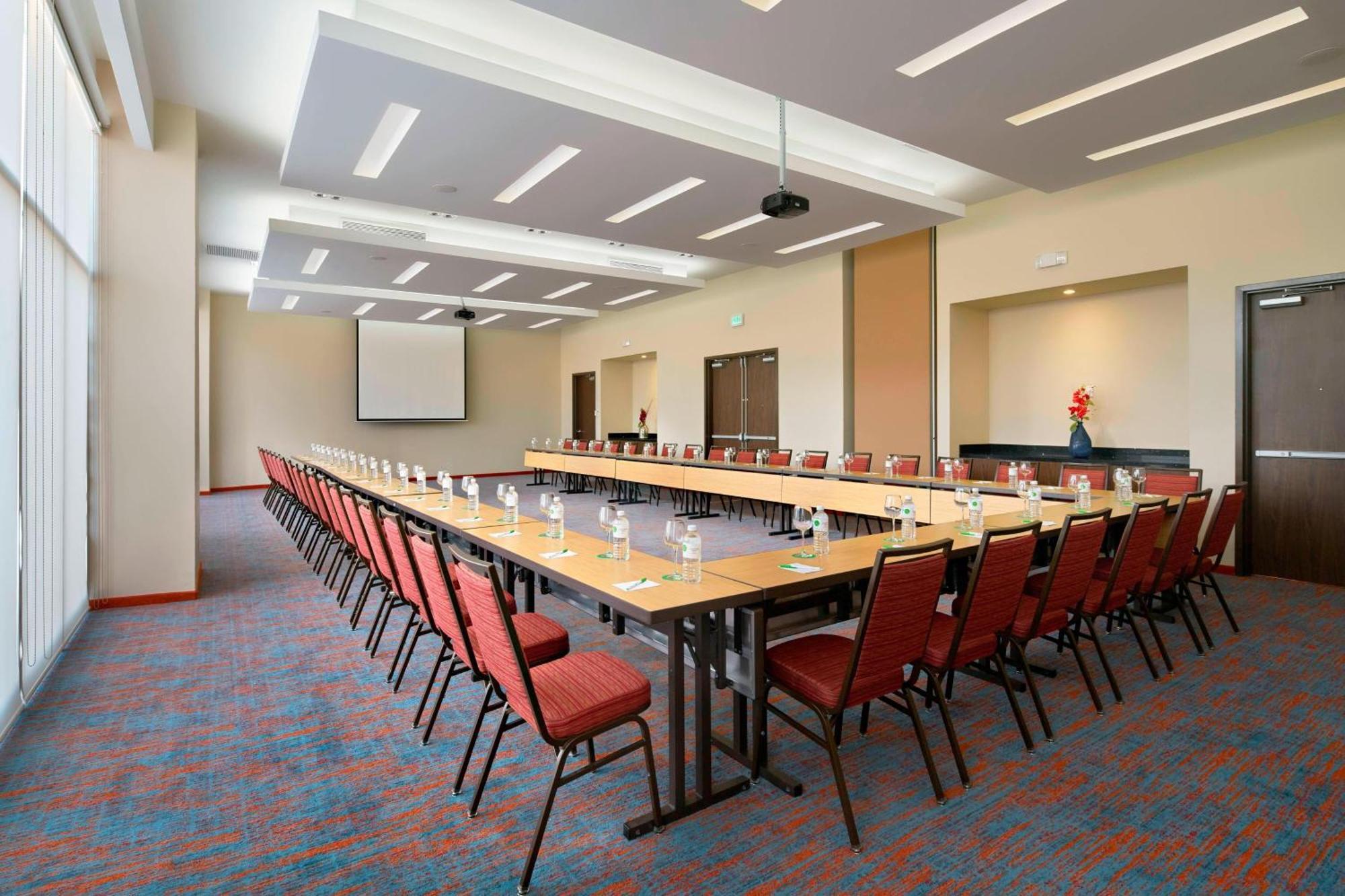 Hotel Courtyard By Marriott 4*