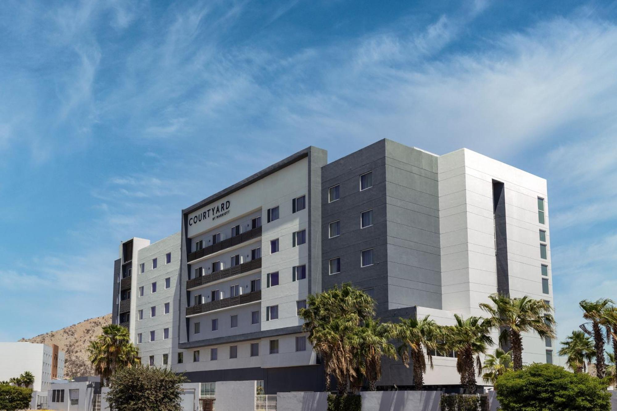 Courtyard By Marriott 4*