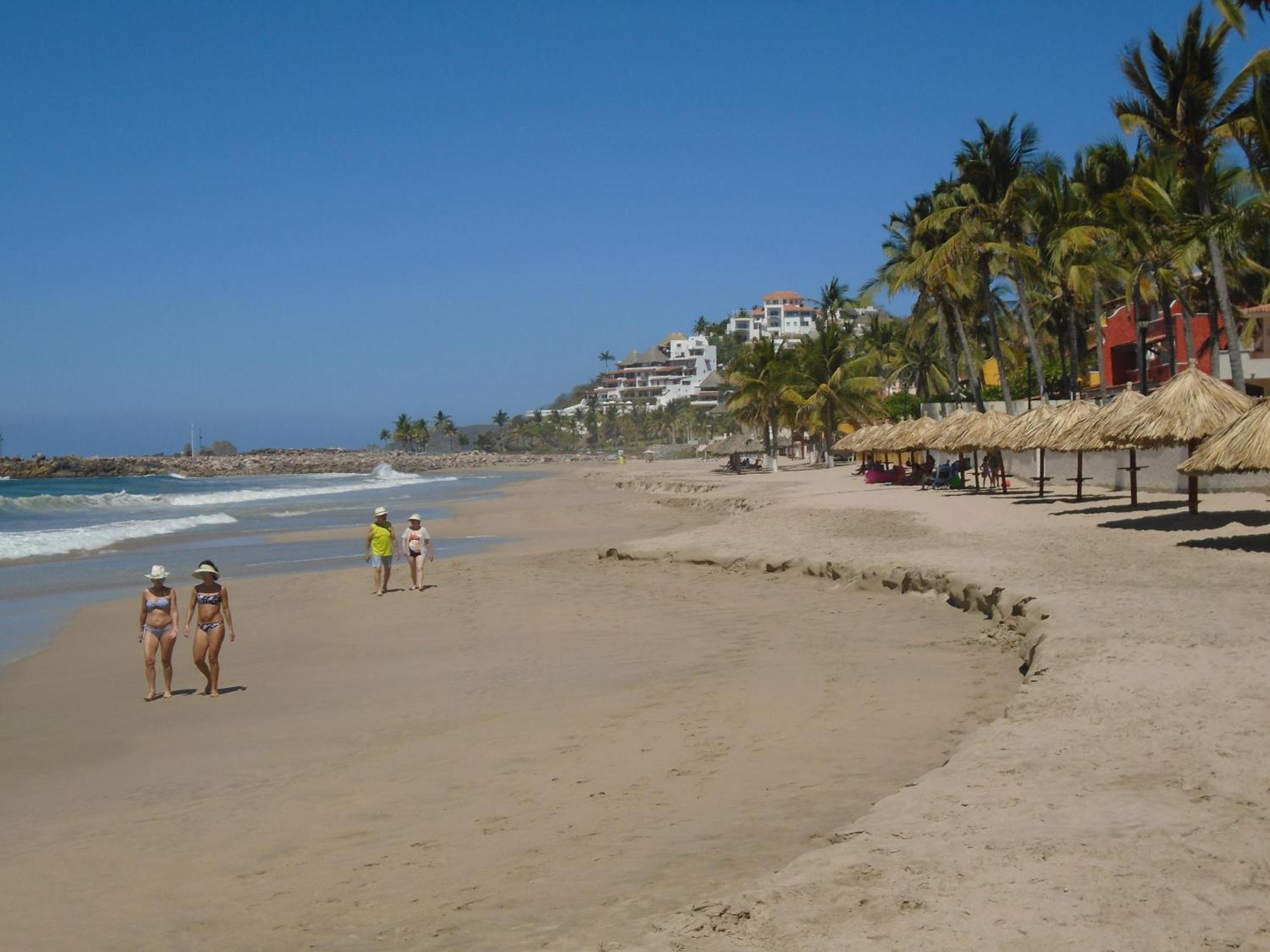 Marina Porto Ixtapa In The Private Yacht Club Holiday home *
