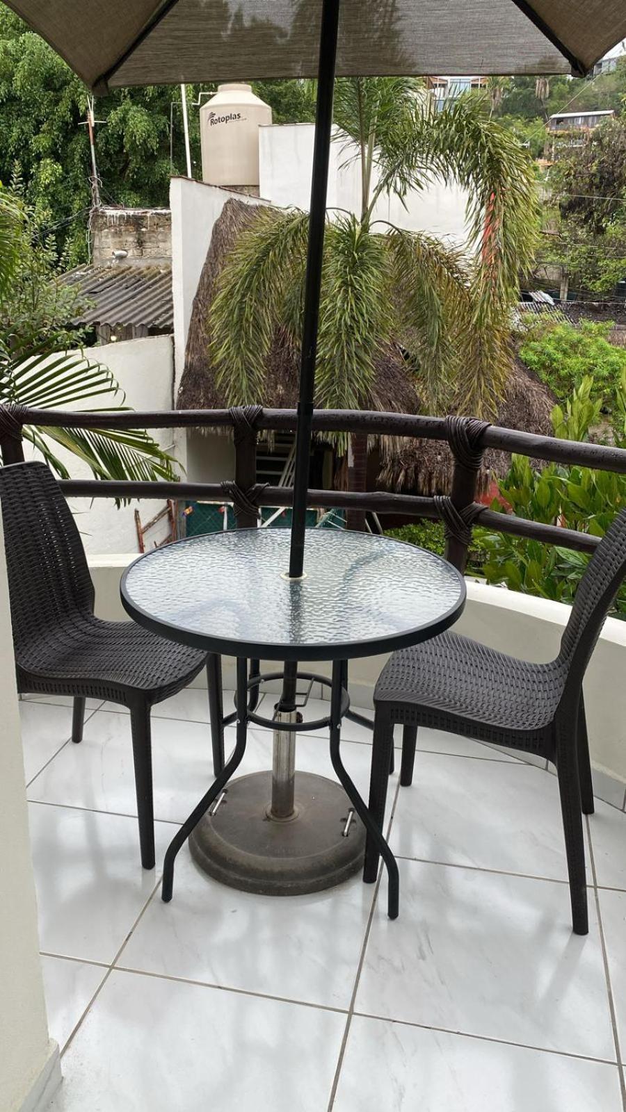 Y Los Encantos Hotel