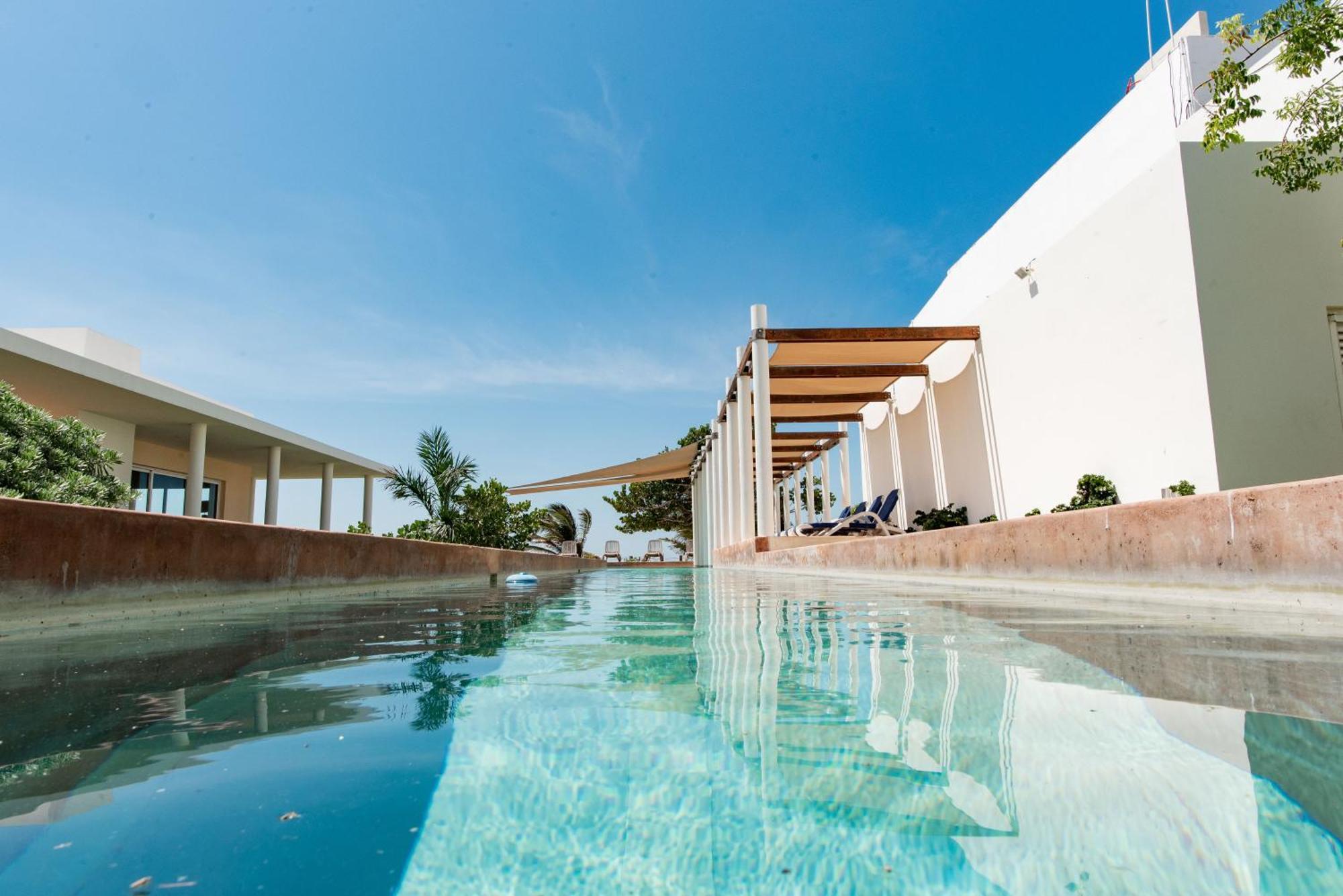 97985 Stunning Beachfront Wi-fi East Of Progreso *