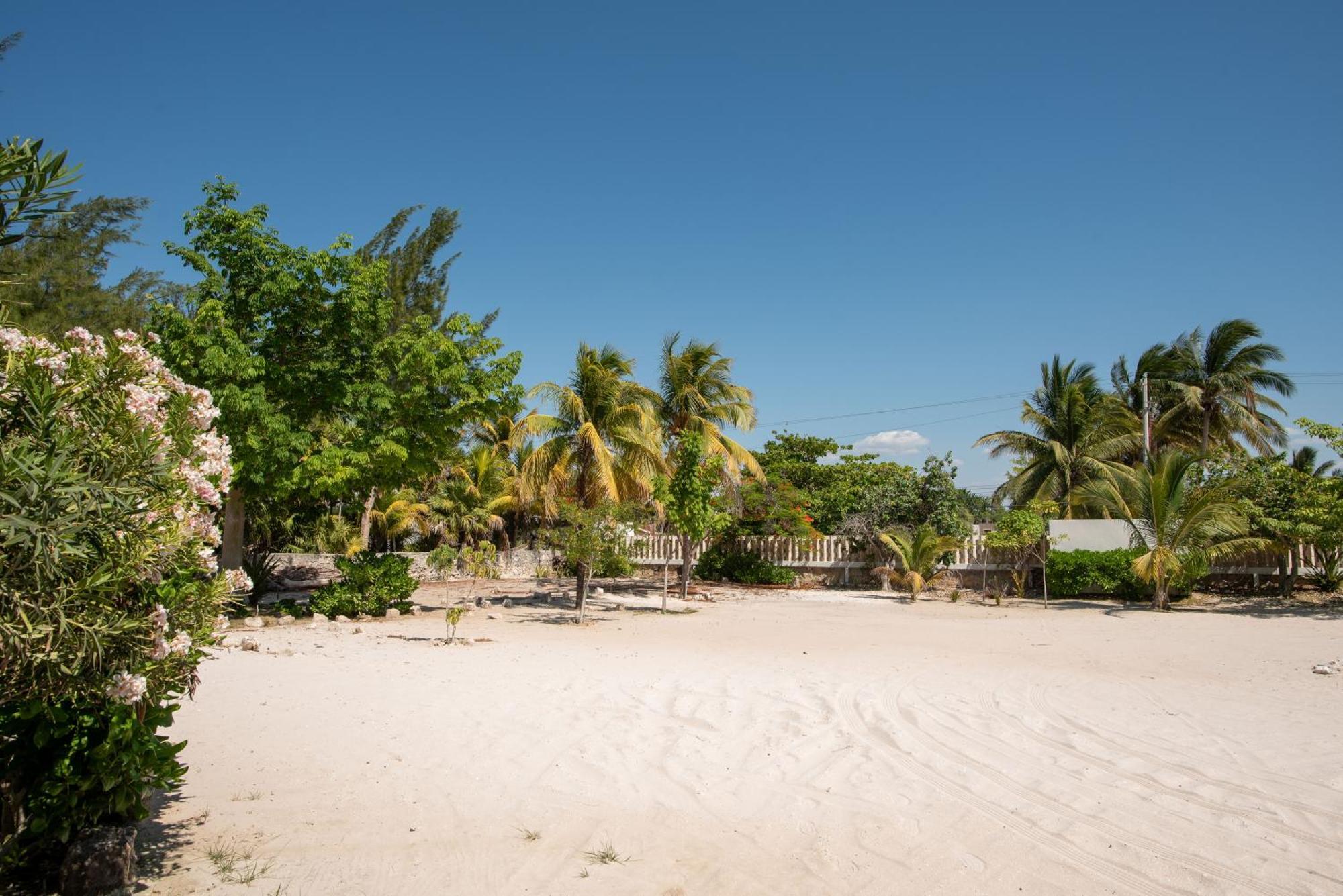 Holiday home 97985 Stunning Beachfront Wi-fi East Of Progreso *
