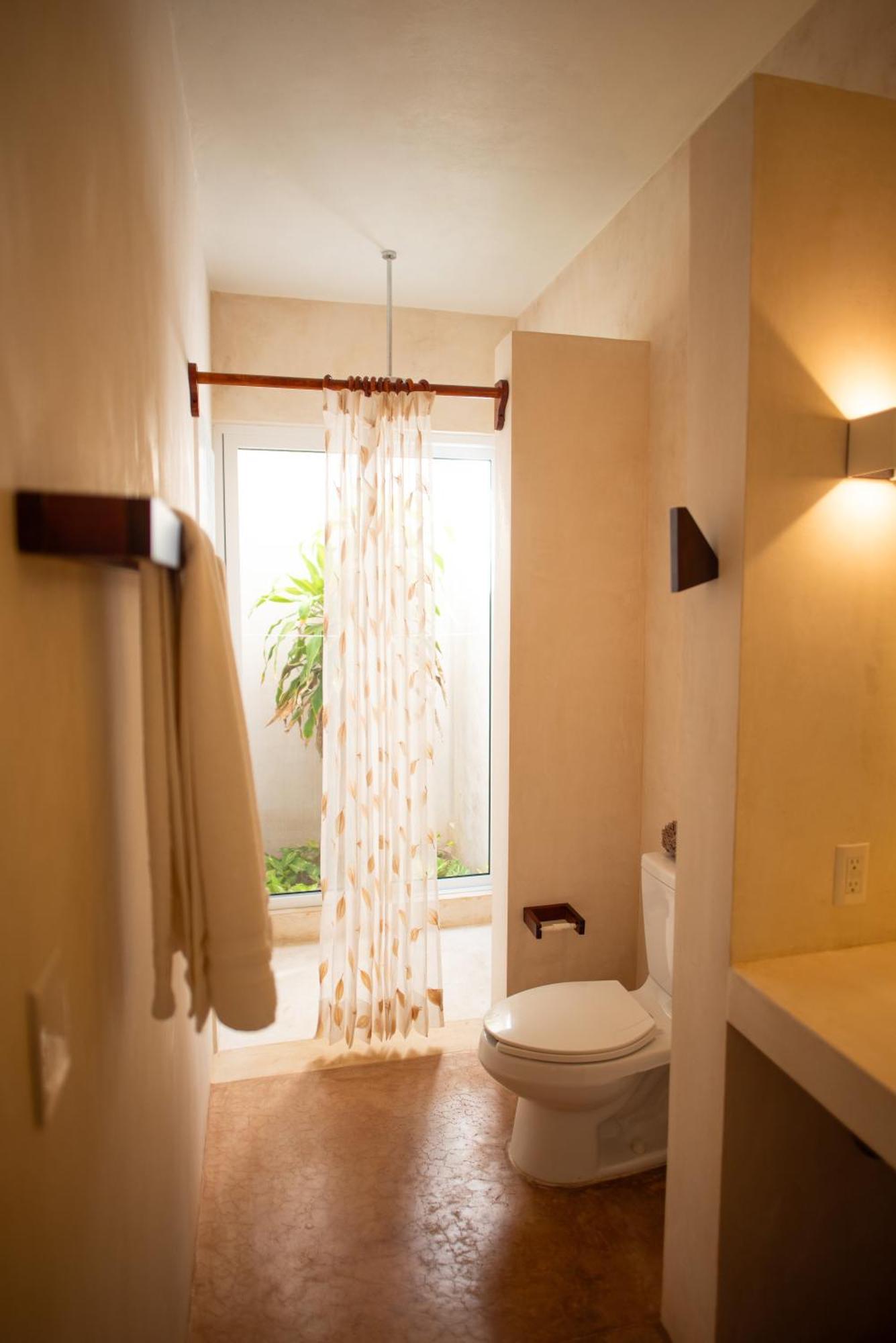 97985 Stunning Beachfront Wi-fi East Of Progreso Holiday home *