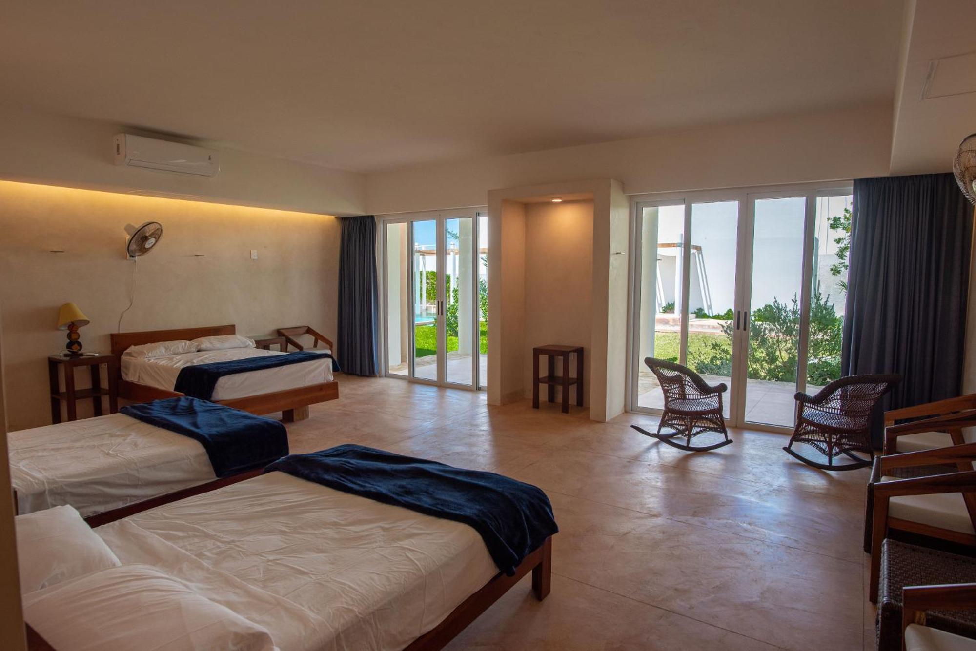 97985 Stunning Beachfront Wi-fi East Of Progreso